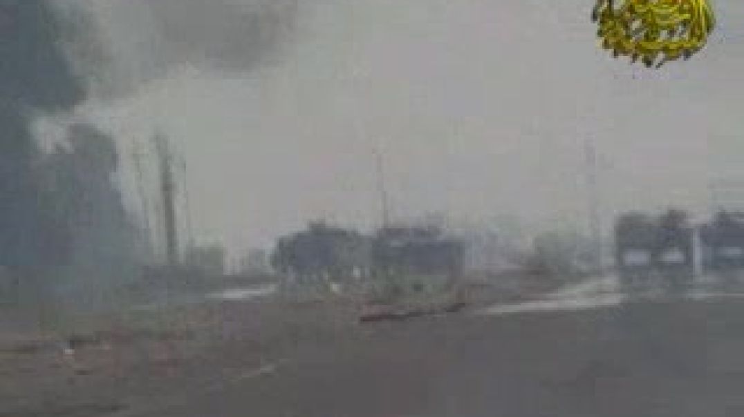 تفجير عبوة ناسفة شديدة الانفجار علی ناقلة الإرهابية الأمريكية فی منطقة الحويجة شمال العاصمة بغداد مع