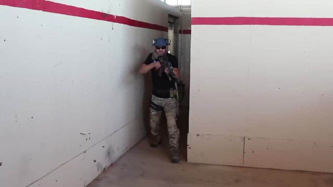 How a Navy SEAL Clears a Room