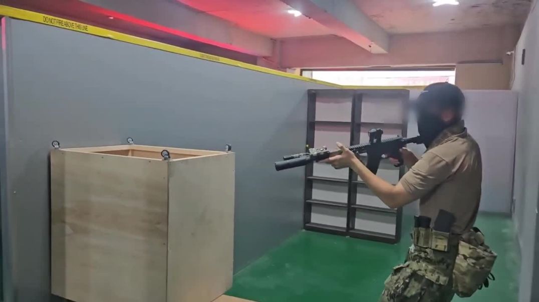 1 man CQB.   لعبة Airsoft القتال القريب